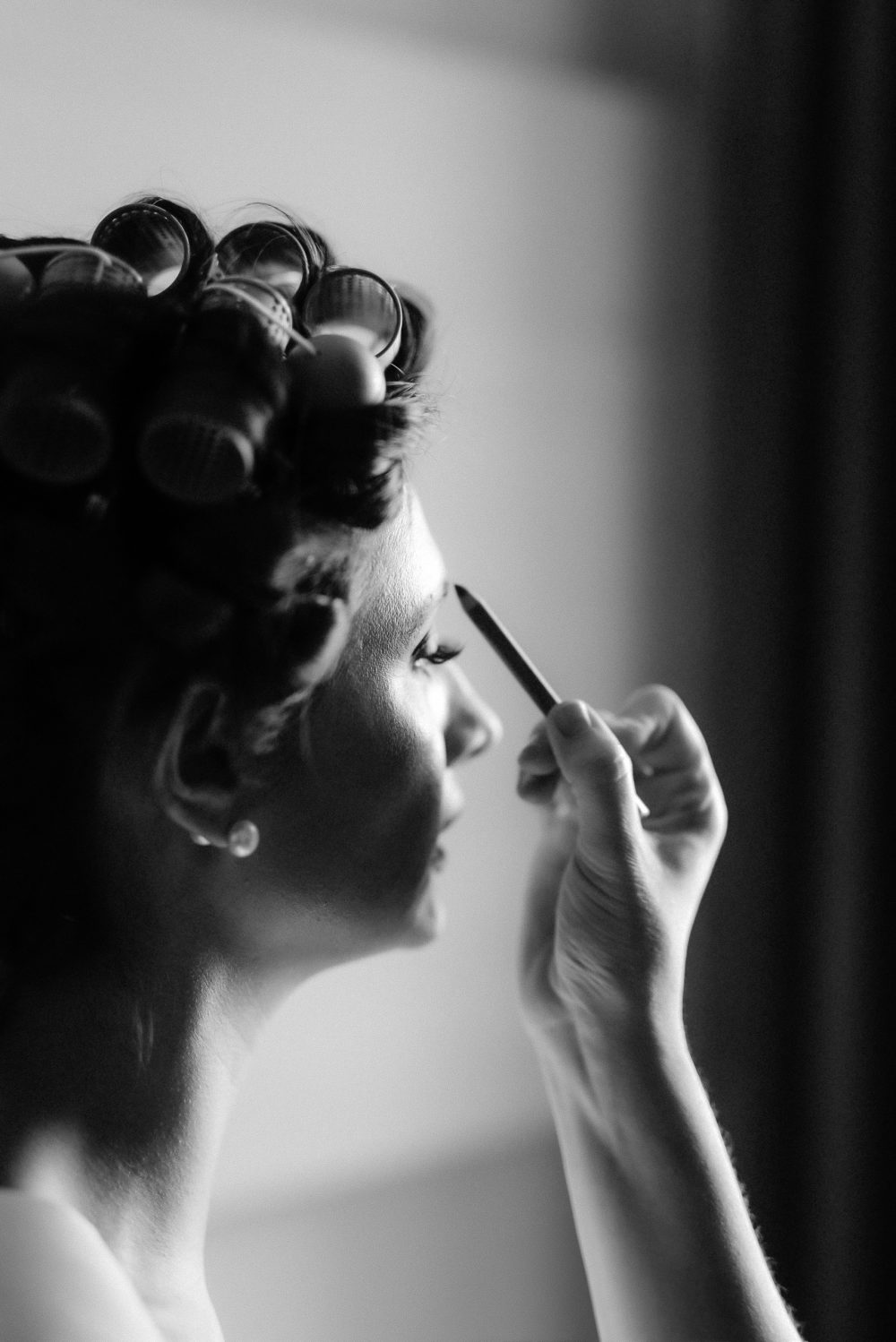 Bride getting ready at the San Giorgio Hotel in Vis