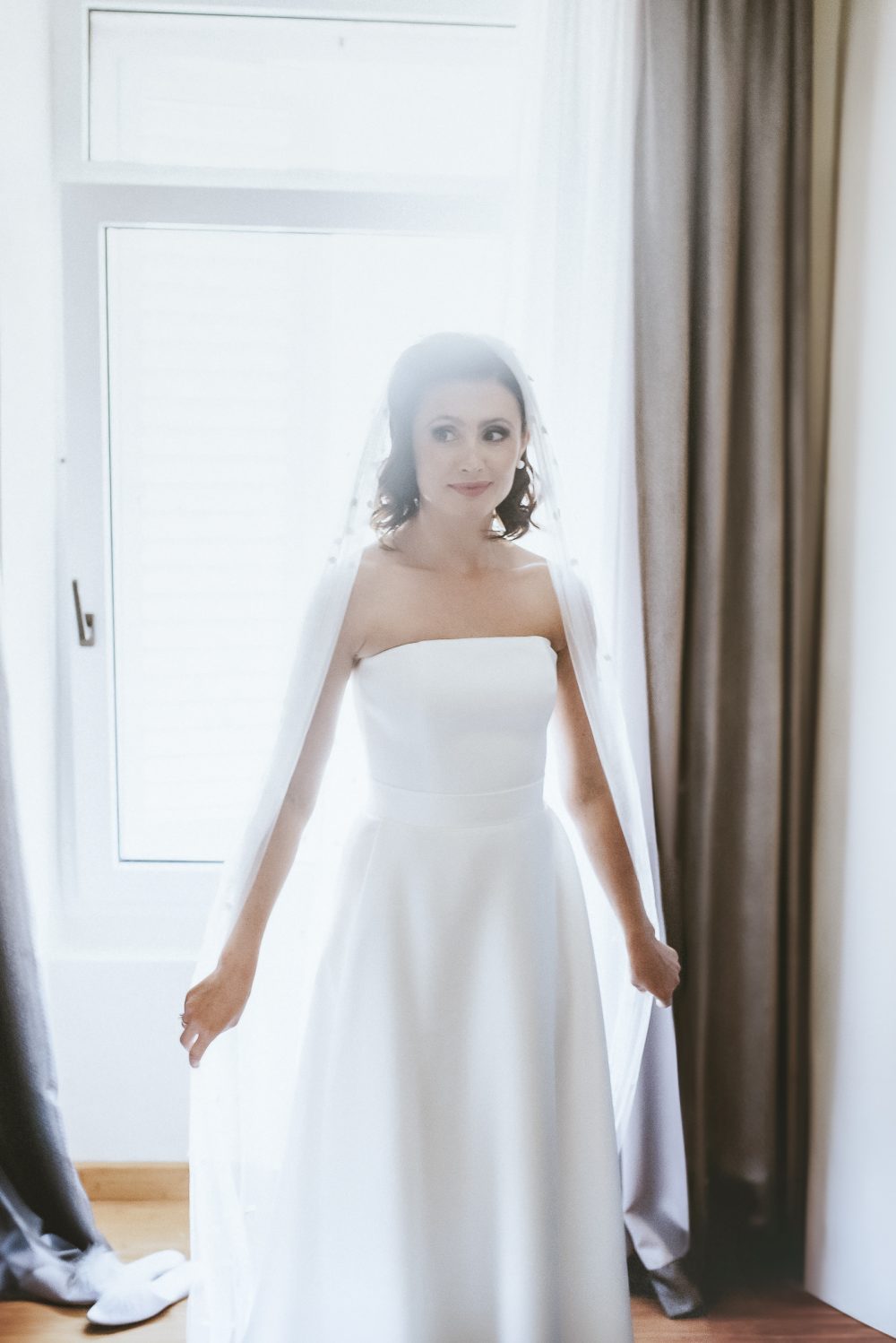 Bride getting ready at the San Giorgio Hotel in Vis