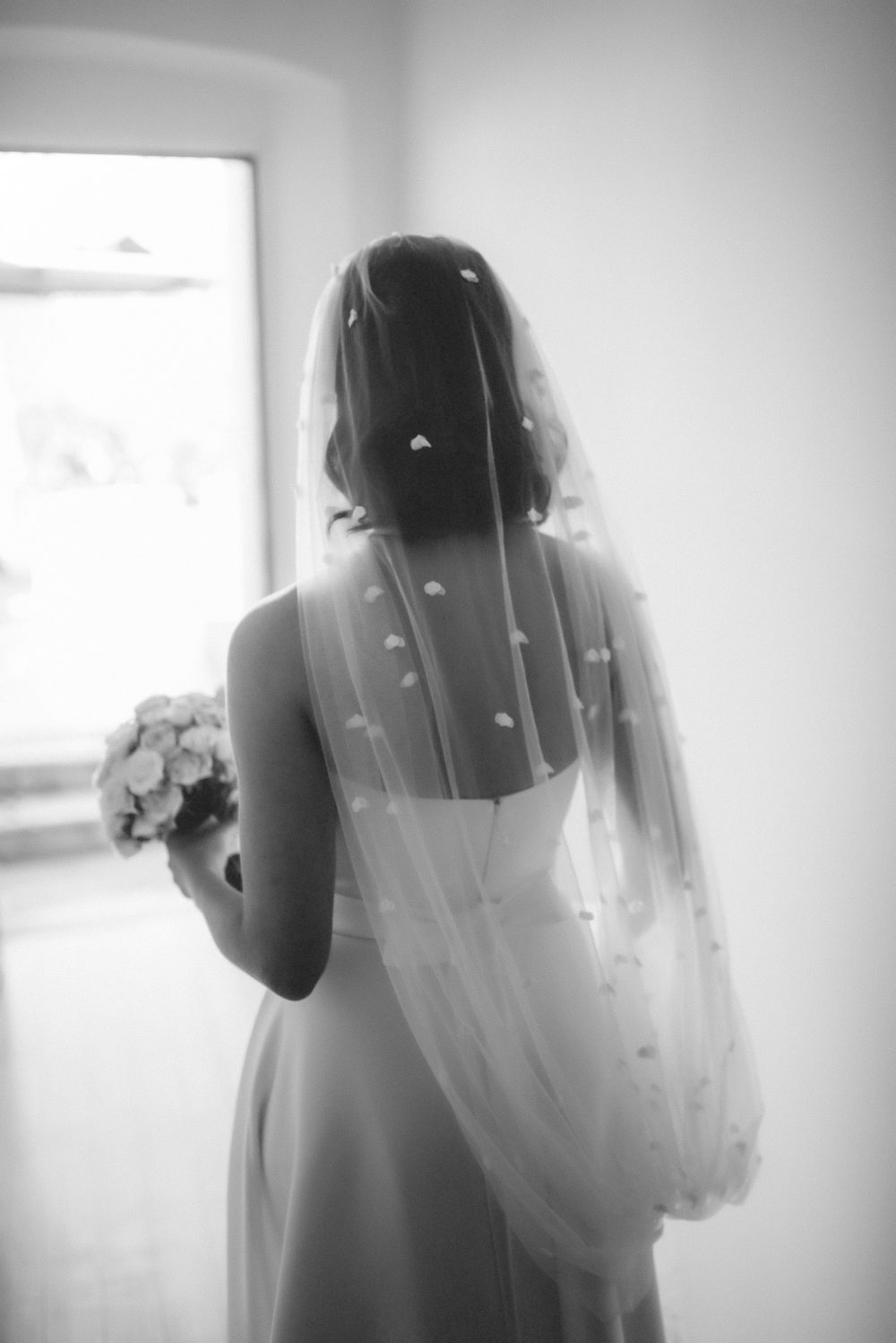 Bride getting ready at the San Giorgio Hotel in Vis
