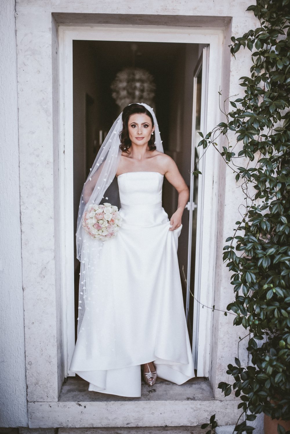Bride getting ready at the San Giorgio Hotel in Vis