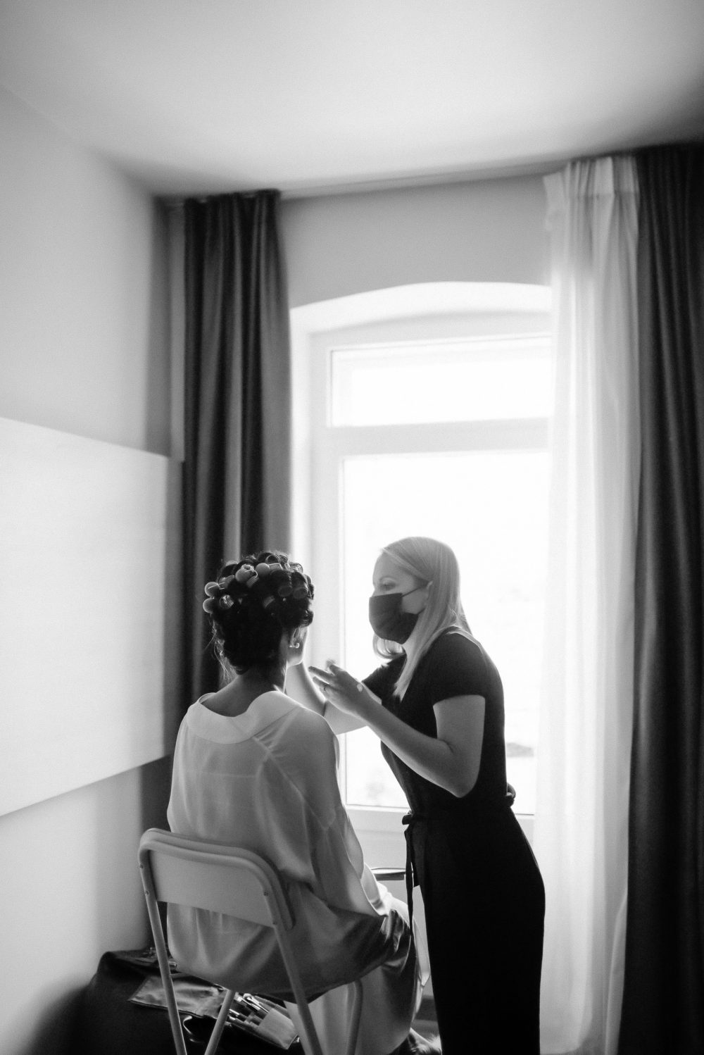 Bride getting ready at the San Giorgio Hotel in Vis