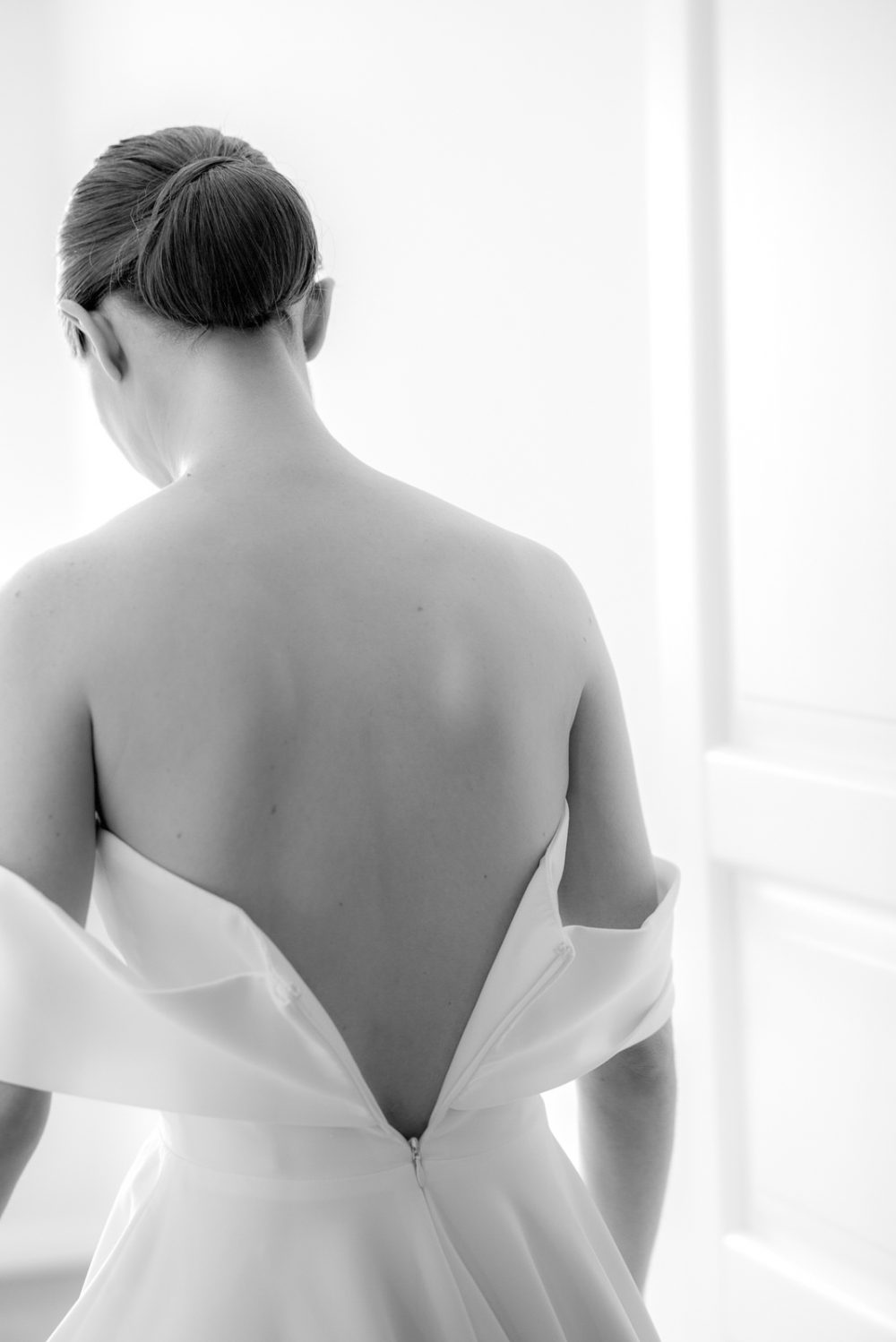 Bride getting ready in Vis