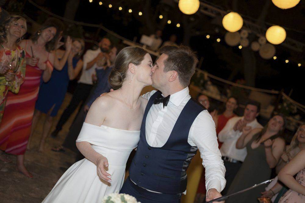 Cake cutting at Fort George Vis