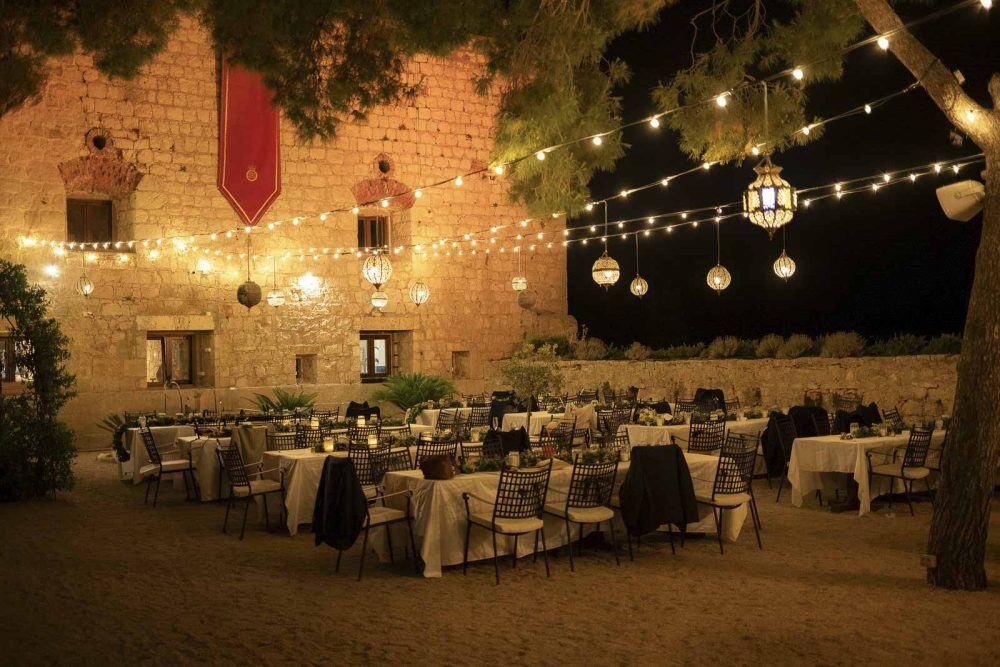 Wedding tables at Fort George Vis